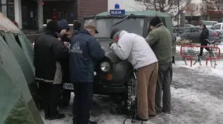 Przed białołęckim ratuszem rozdawano grochówkę