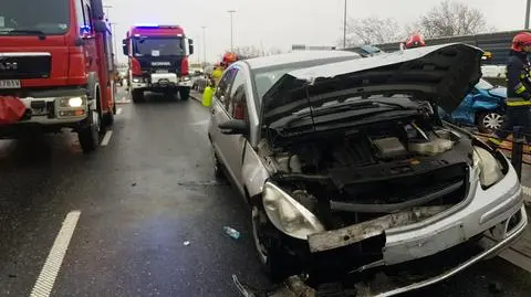 Zderzenie dwóch aut na S8. Jedna osoba ranna