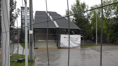 Kładka nad Warszawą Główną wciąż niedostępna. Wykonawca dostał jeszcze jedno zadanie
