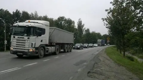 Znów utknęli na wjeździe do Warszawy