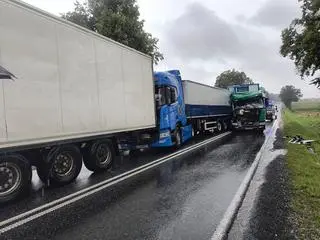 Zderzenie trzech ciężarówek 