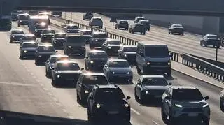Kolizje i zamknięty tunel. S2 w gigantycznym korku