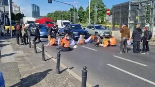 Protest Ostatniego Pokolenia przy Dworcu Gdańskim