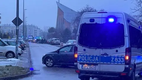 Mężczyzna oddał strzały w kierunku policjantów