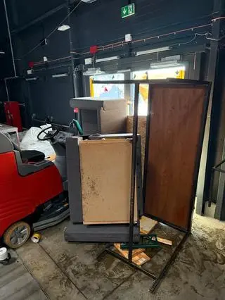 Straty w hali przy Modlińskiej 