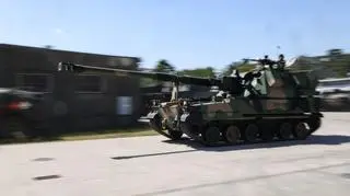 Próby do defilady w 1. Warszawskiej Brygadzie Pancernej w Warszawie