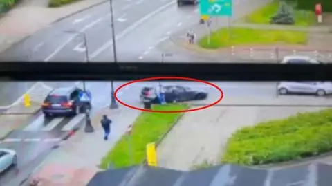Auto uderzyło w pieszych na chodniku