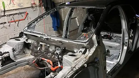 Policjanci znaleźli części kradzionych w Holandii aut