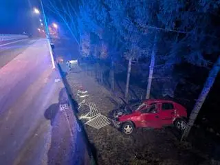 Samochód spadł z mostu w Sochaczewie