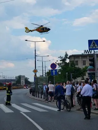 Nastolatka potrącona przez tramwaj na rondzie de Gaulle'a