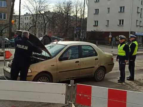 Policjanci ruszyli w pościg za kierowcą fiata