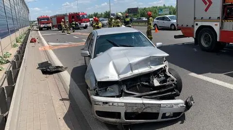 Kierowca wjechał w bariery, trasa S8 stanęła