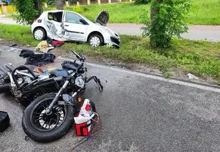 Wpadła w poślizg, zderzyła się czołowo z motocyklistą