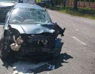 Wypadek trzech aut na DK 53