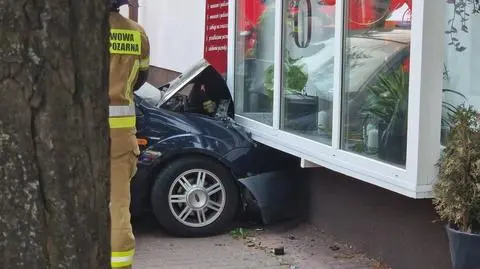 Kierowca wjechał w salon kosmetyczny 