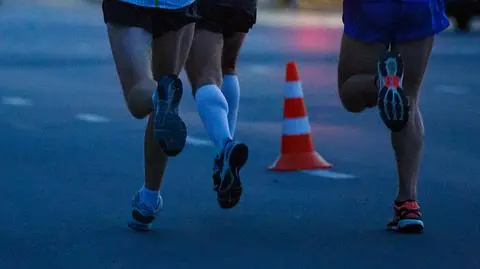 87-latka weszła na trasę półmaratonu. Potrąciła ją biegaczka. Śmiertelnie