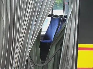 Uszkodzony autobus na Grochowskiej