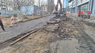 Historyczne tory odkryto na ulicy Grzybowskiej 