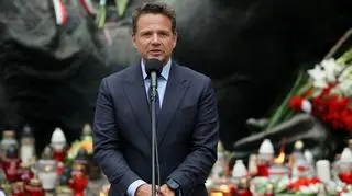 Prezydent Warszawy podczas uroczystości przy pomniku "Polegli-Niepokonani"