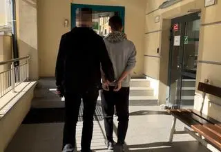 17-latek zmarł po pchnięciu nożem. Prokuratura o "prozaicznej przyczynie" tragedii 
