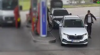 Przyjechał autem z podrobionymi tablicami, odjechał bez płacenia za paliwo