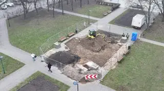 Prace archeologiczne na placu Żelaznej Bramy