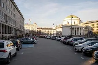 Plac Trzech Krzyży przed nasadzeniami