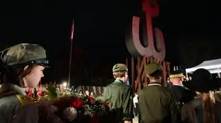 Uroczystość rozpalenia Ognia Pamięci na Kopcu Powstania Warszawskiego