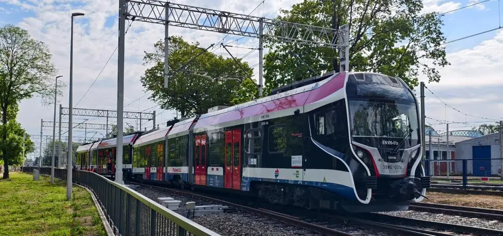 Wykoleił się pociąg, opóźnienia na WKD