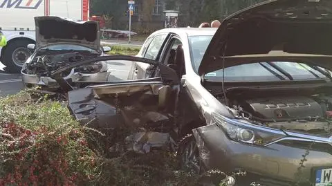 Zderzenie dwóch aut na Żoliborzu. Autobusy na objazdach