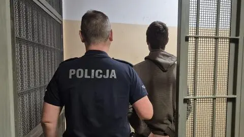 Policjanci zatrzymali 18-latka podejrzanego o oszustwo