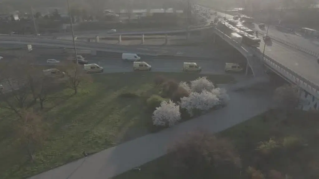 Nowe żółte karetki w warszawskim pogotowiu ratunkowym
