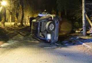 Groźby, zniszczenie auta i dwie kolizje. Pijany 19-latek zatrzymany