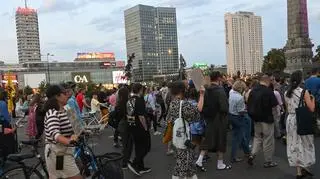 Happening MJN "Halo ja chcę spać"