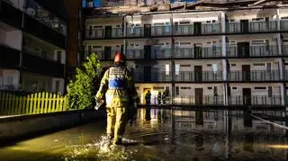 "Ogromne zniszczenia. Cały dach uległ spaleniu". Najnowsze informacje