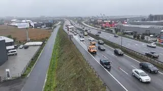Wypadek i utrudnienia na trasie S8
