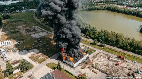 Pożar hali namiotowej w Sochaczewie