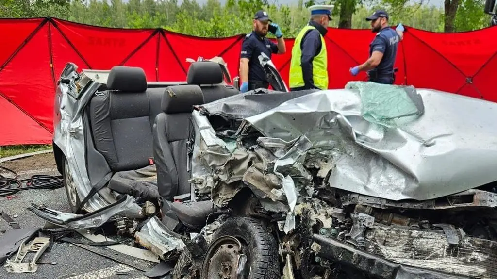Zginęły cztery osoby, kierowca miał dożywotni zakaz prowadzenia