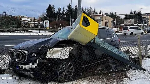 Nie działała sygnalizacja. Chcąc uniknąć zderzenia, skosił fotoradar