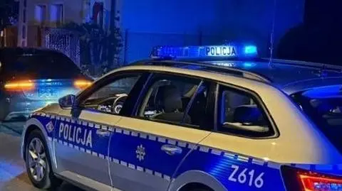 Policjanci zatrzymali do kontroli kierowcę audi