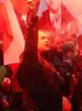 Policja publikuje wizerunki osób, które używały środki pirotechniczne na marszu 11 listopada