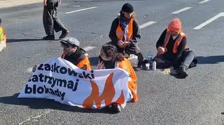 Protest Ostatniego Pokolenia przy Dworcu Gdańskim