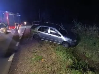 Zderzenie dwóch aut i ciągnika 