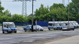 Policja na terenie hali przy Modlińskiej