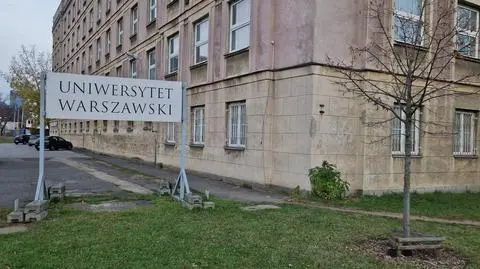 Budynek Wydziału Geologii UW nieczynny po pożarze w rozdzielni