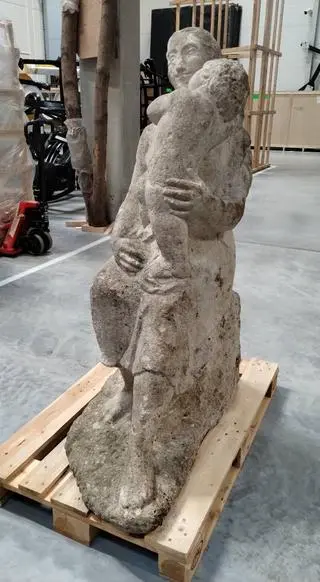 Rzeźba "Macierzyństwo" w magazynie MSN