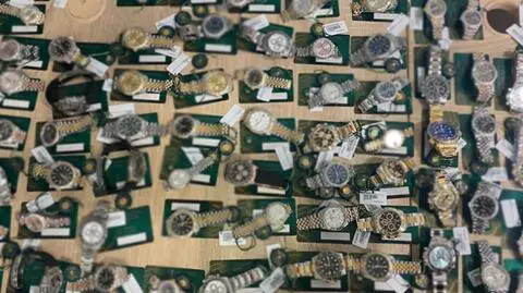 Przyleciały z Genewy i Dubaju. W bagażach miały zegarki warte 13,5 miliona złotych
