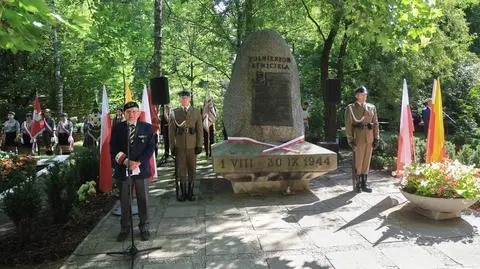 Uroczystości przy kamieniu "Żołnierzom Żywiciela" 
