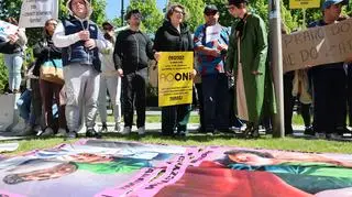 Protest osób z niepełnosprawnościami przed KPRM