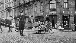 Ruch na skrzyżowaniu ul. Nowy Świat i Książęcej - 1940